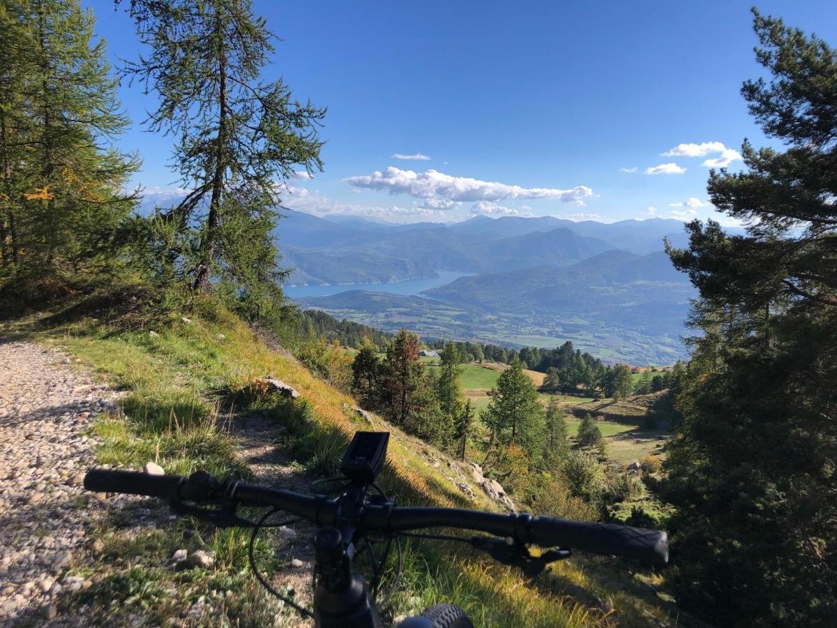 Les Apparts De La Tourronde Chorges Buitenkant foto